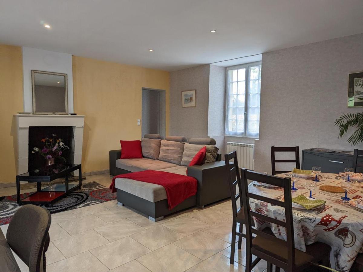 Gîte Cherves-Richemont, 4 pièces, 6 personnes - FR-1-653-167 Extérieur photo