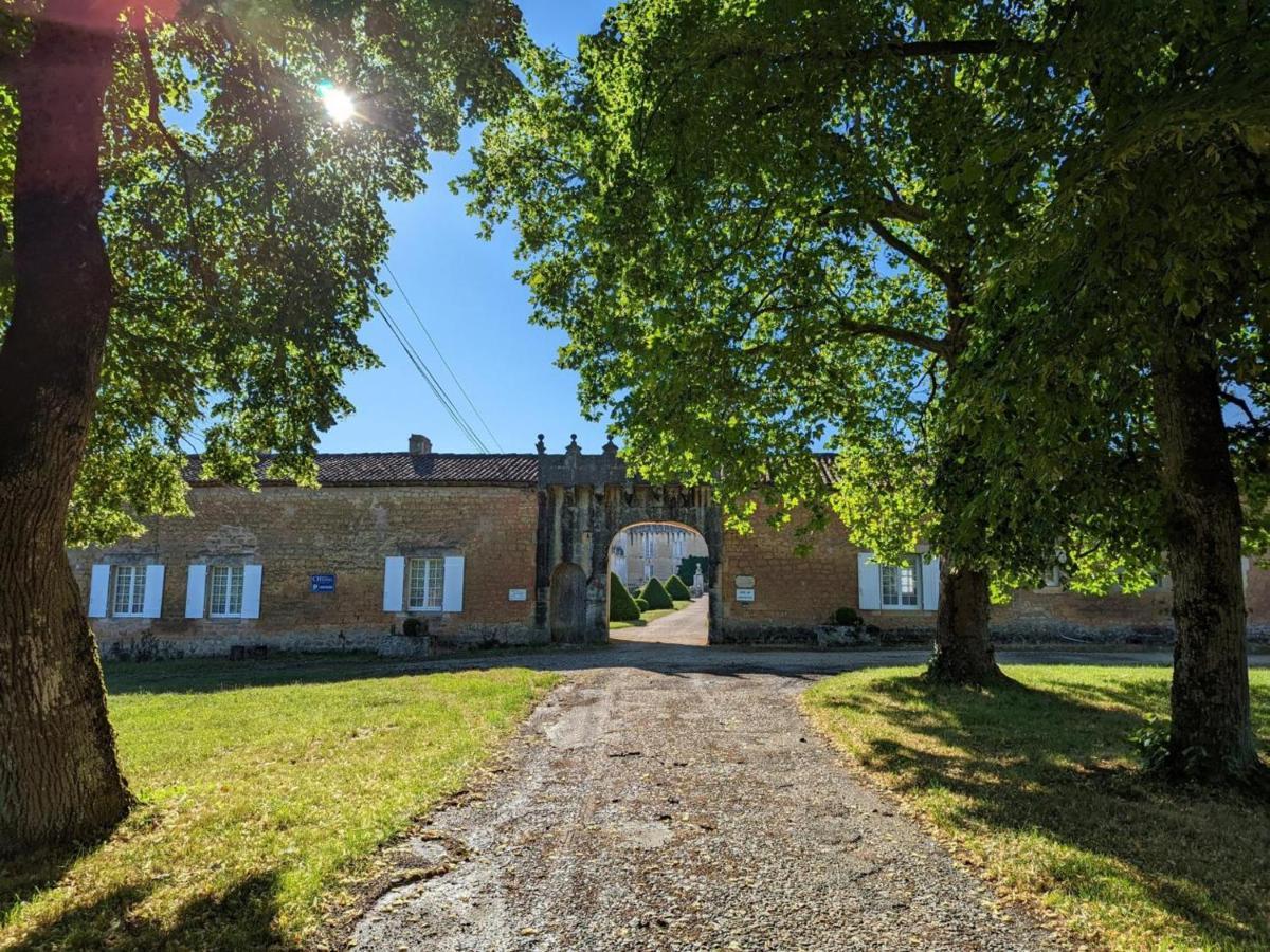 Gîte Cherves-Richemont, 4 pièces, 6 personnes - FR-1-653-167 Extérieur photo
