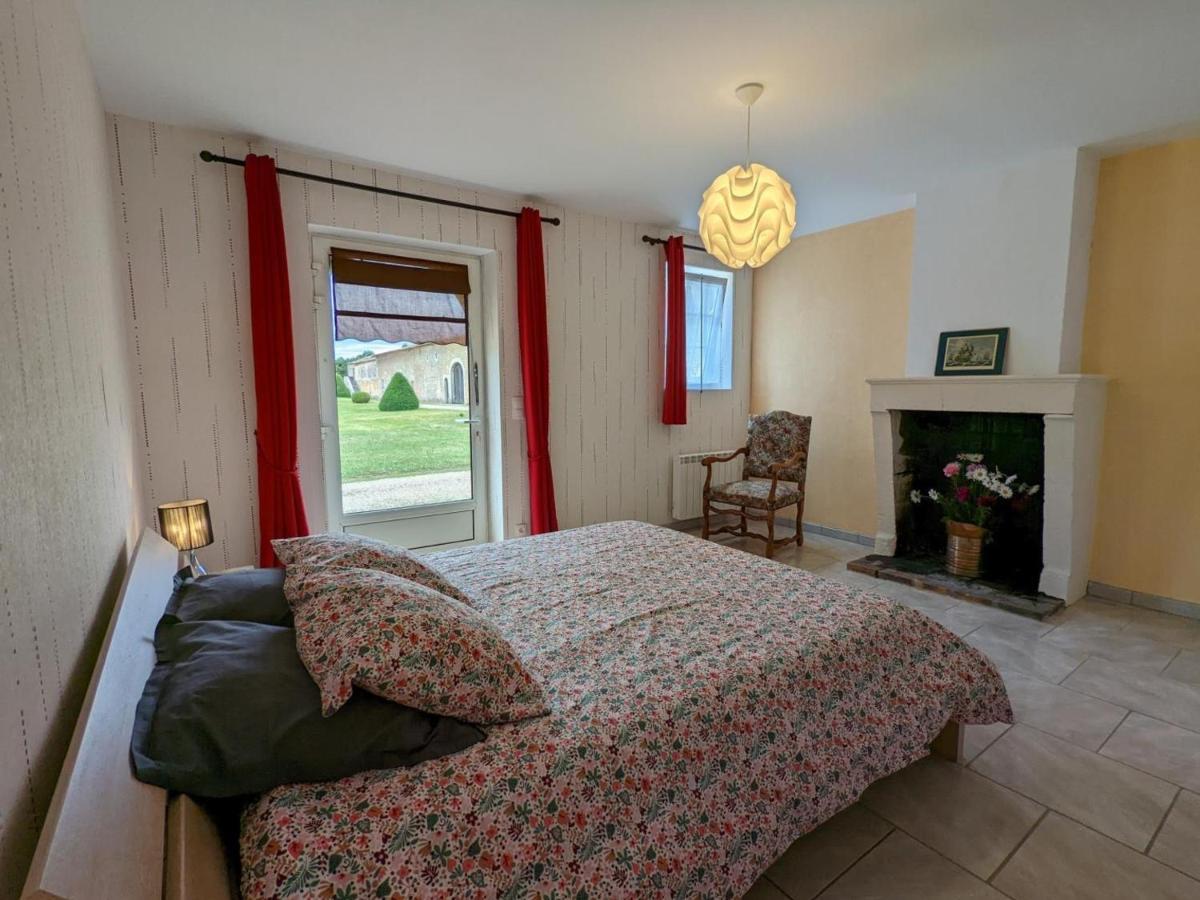 Gîte Cherves-Richemont, 4 pièces, 6 personnes - FR-1-653-167 Extérieur photo