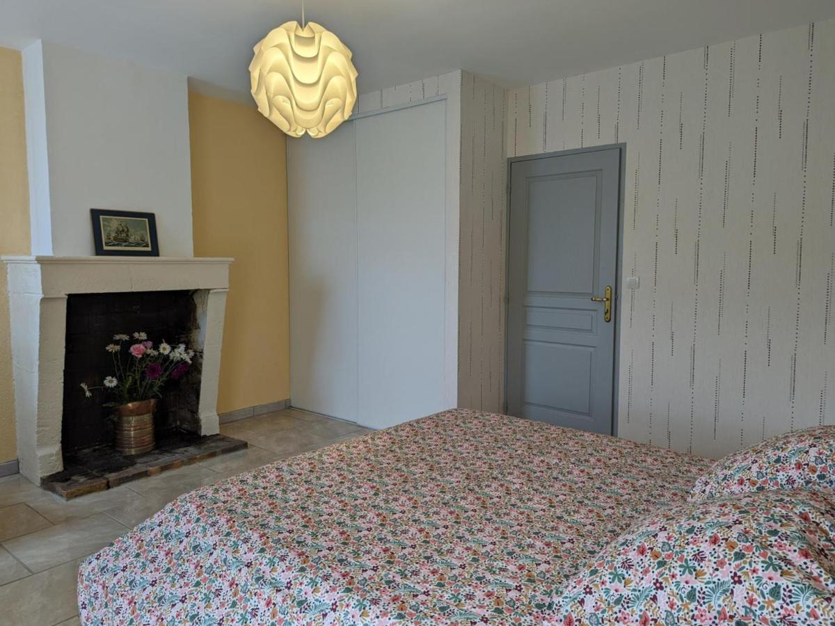 Gîte Cherves-Richemont, 4 pièces, 6 personnes - FR-1-653-167 Extérieur photo