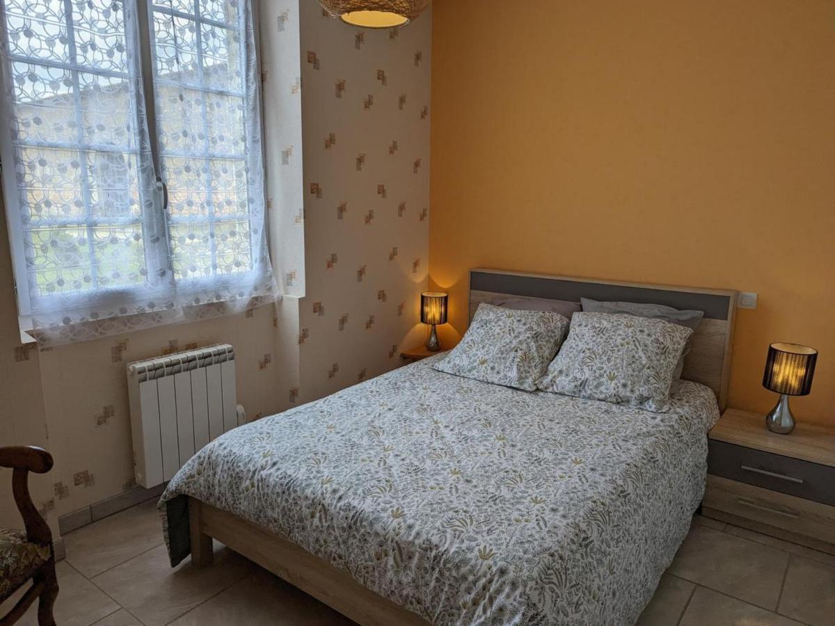 Gîte Cherves-Richemont, 4 pièces, 6 personnes - FR-1-653-167 Extérieur photo